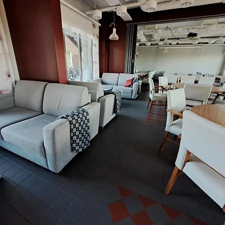 辛普森库拉斯公寓式酒店 4* 拉普阿